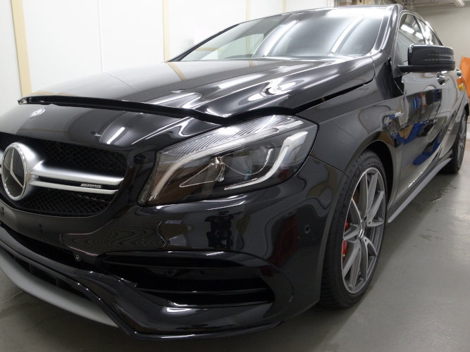 メルセデスベンツ A45AMG(W176) 新車をガラスコーティング 北九州市O